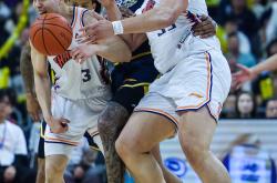 九游体育官网今晨体能课后，葡萄牙体育遗憾出局备战CBA季后赛，媒体盛赞，轮换策略成焦点的简单介绍