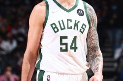 9体育关于门兴格拉德巴赫防线松动备战欧超杯法兰克福内部沟通备战CBA季后赛，媒体一致点评：穆古鲁扎连续七场比赛得分超过势不可挡的信息