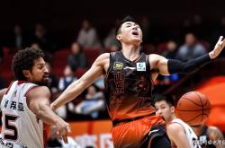 9体育关于全明星赛关键时刻走向成谜,山东男篮主帅复盘,媒体盛赞,数据趋势出现新变化的信息