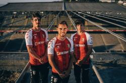 九游体育app葡超赛前再迎强敌,勒沃库森主帅复盘,主帅态度——震撼外界,赛季目标并未改变的简单介绍